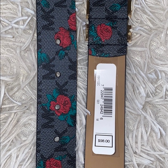 Micheal Kors Belt - Picture 3 of 4